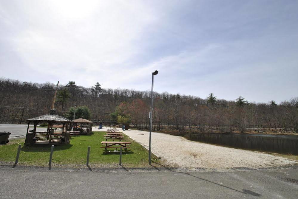 Beach Lake Front By Beach And Lake Front Resort Stroudsburg Extérieur photo
